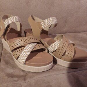 Big Leader Strappy Platform shoes sandals